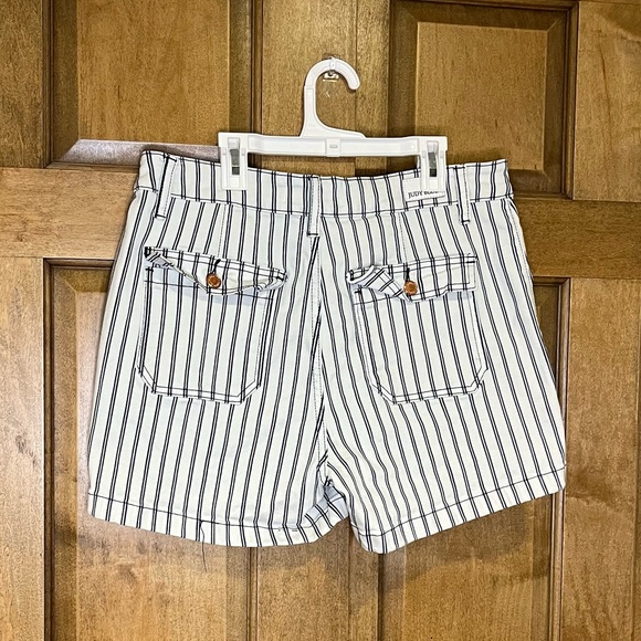 Judy Blue Jean Shorts Button Front Size XL - Picture 7 of 7